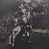 The Nejedlý family, 1940s