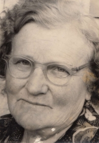 Milada Dušejovská, mother of Petr Dušejovský