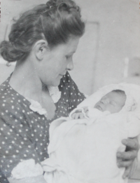 Milada Nová and Kamila Nová, 1928