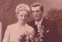 Newlyweds Anna and Leopold Mazal, 1949
