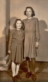 The witness with her younger sister, 1948