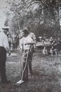 A year with a cast after a skiing accident, 1960s