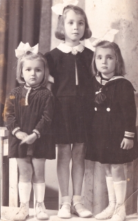 Three sisters - Jaroslava Kovaříková in the middle, Vlasta on the left and Jana on the right 1946