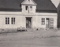 The last apartment of grandmother Emilie and aunt Agnes, ca. 1947