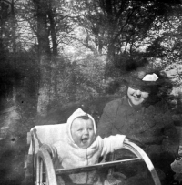 With his mother in Včelín