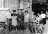 Anna Macečková with husband Jaroslav (left) by their house under construction in Štěpánkovice