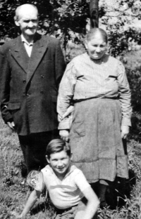 Anna Macečková's parents with their nephew Rudolf