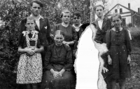 Anna Macečková (right), to the left: brothers Emil and Jan, sister Josefka, brother František, sister Luci, and mother. The photo originally also showed father Jan in his German railway uniform