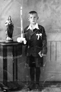 Erhard Pluške on the day of his First Holy Communion, early 1940s