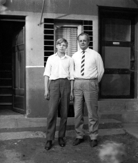 Erhard Pluške's brother Vilém with his son, Hannover