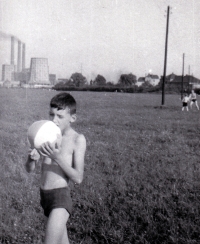 Jiří Tieftrunk with the Třebovice power plant in the background; Ostrava, early 1960s