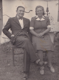 Parents Antonín Leheček and Ludmila Lehečková, 40s