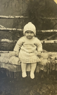 Zdenka Brejníkova, 9 months old, 1924