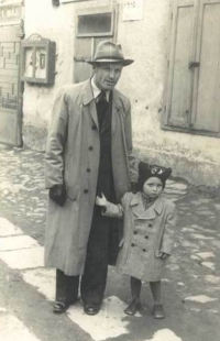 Witness's with father, 1951