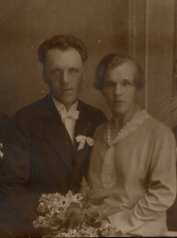 Paula Wagnerová's parents' wedding photo - Franz Lattisch and Helene Lattisch, 1930