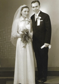 Jana Krynská and Petr Krynský's wedding photo, 1971