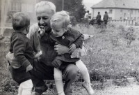 Ivana Doležalová, daughter of the witness, with her father Walter Neumann, 1967