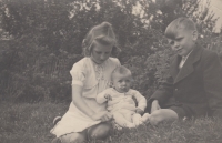 Zdeňka Lukašíková with her brothers