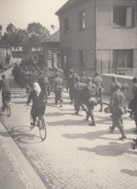 The German army on its way to Josefov. Photographed at the brewery in Třebechovice pod Orebem, 1945