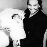 Tomáš Klepek with his mother Zdena, 1951