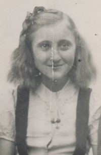 Eftichia Kiprovská (Kostovská) in the Greek children's home Uničov, spring 1948