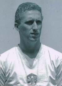 František Knebort v dresu národního mužstva, pol. 60. let