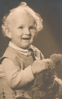 Karel Navrátil as a child, circa 1953