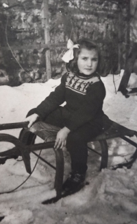 Blažena Ratajová, circa 1946