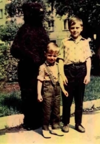 Vladimír Václavek with his brother in his childhood