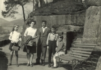 The Flekna family - Family photo with husband Antonín and children Věra,
Miroslav and Jaroslava in the summer of 1968, a trip to Sloup Castle in Bohemia
