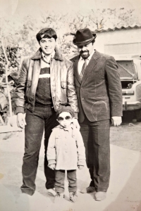 Volodymyr Kondur with his father Anatolii and younger brother Fedir. Kiliya, 1986