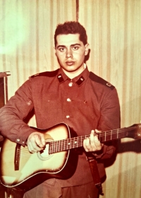 Volodymyr Kondur in the army, 1988 