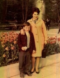 Vladimír Václavek with his mother in Olomouc