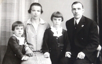 The Hadraba family; Jan and Anna and children Vlasta and Věra (left)