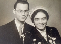 Wedding photographs of the Šigut couple (1953)