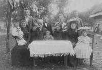 Relatives of mother Amálie Císařová (child in the baby duvet) and uncle František Císař
