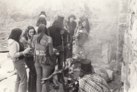 Milada Kohoutková with friends, Krašovice, 2nd half of the 1970s, roasting a ram