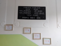 Memorial plaque for Jewish relatives in the elementary school in České Kopisty