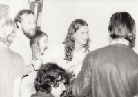 Na lesní brigádě v Horní Blatné pořádané Jindřichem Konečným (1989)