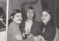 Petr Procházka s přáteli přezdívanými Wily a Vrabčák