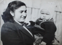Růžena Dlabalová with her daughter Jana, 1955