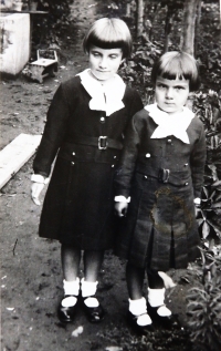 Sisters Věra and Vlasta