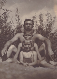 Zdeněk Beran (centre) with cousin Naďa and uncle Josef, 1938
