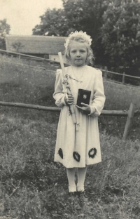 First Holy Communion (1944)