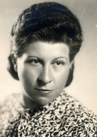 Emílie Dušánková, mother of the witness, in 1945