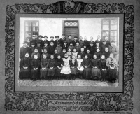 School photo from Štěpánkovice, 1920s