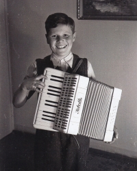 With harmonica to the music ensemble