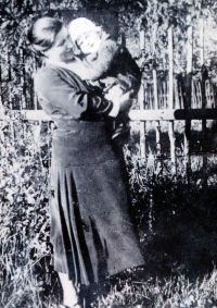 Marie with her mother in 1935