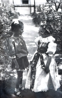In the Haná region costume during the welcoming of President Beneš in 1946