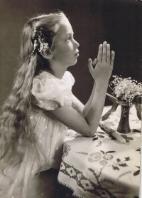 Jana Glaser during Holy Communion